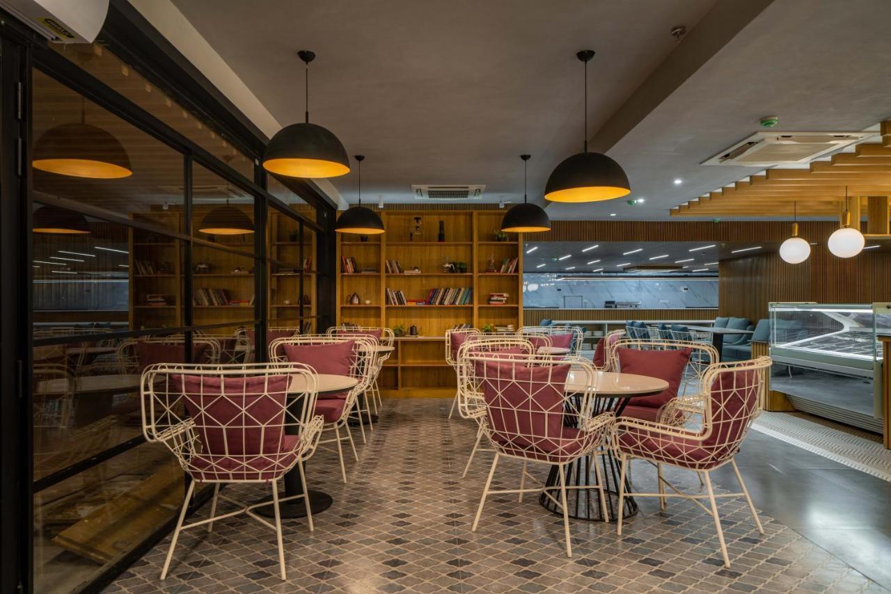 Hotel Deccan Serai Grande, Gachibowli, Hyderabad Bagian luar foto