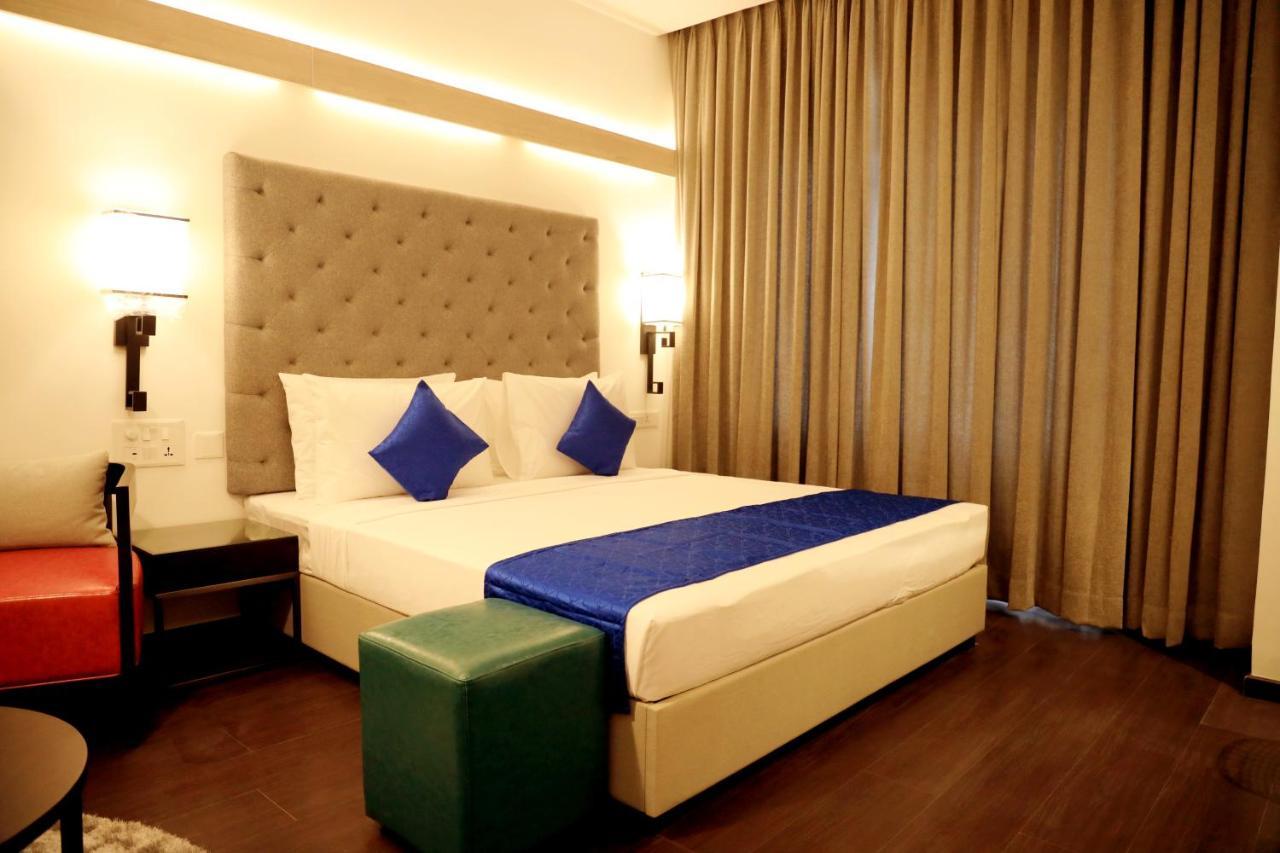 Hotel Deccan Serai Grande, Gachibowli, Hyderabad Bagian luar foto