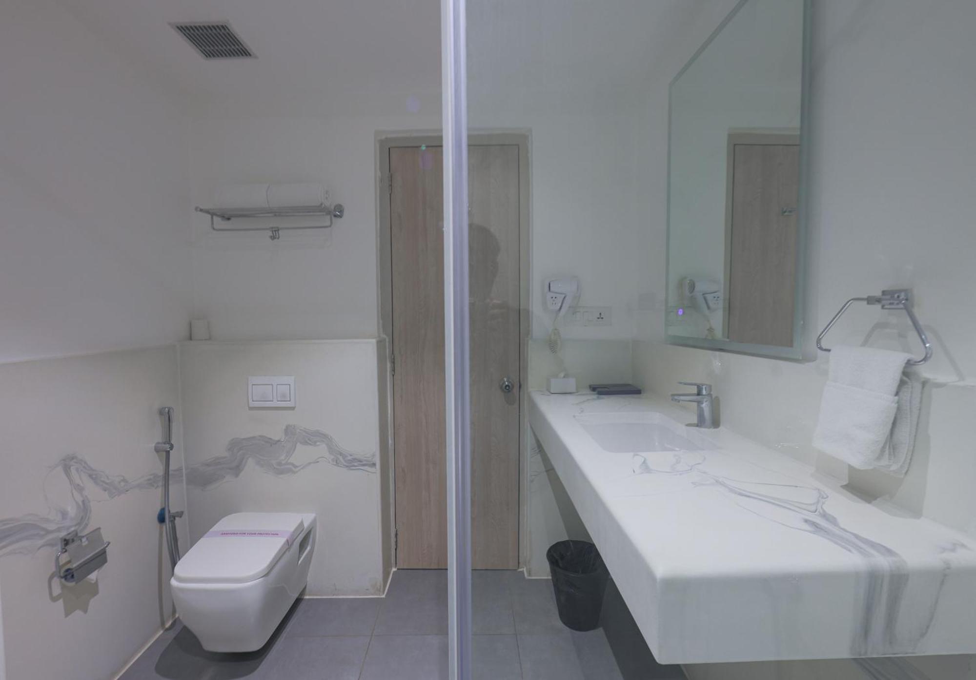Hotel Deccan Serai Grande, Gachibowli, Hyderabad Bagian luar foto