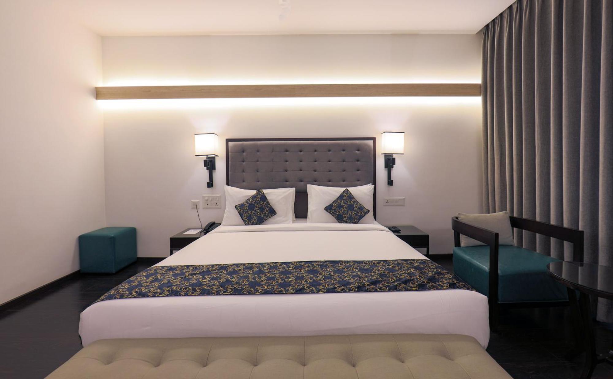 Hotel Deccan Serai Grande, Gachibowli, Hyderabad Bagian luar foto